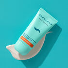 קרם לחות עם הגנה מהשמש SPF30 image number null