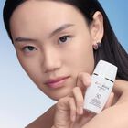 תחליב עם גוון לטשטוש קמטים וכהויות SPF50 הגנה גבוהה image number null