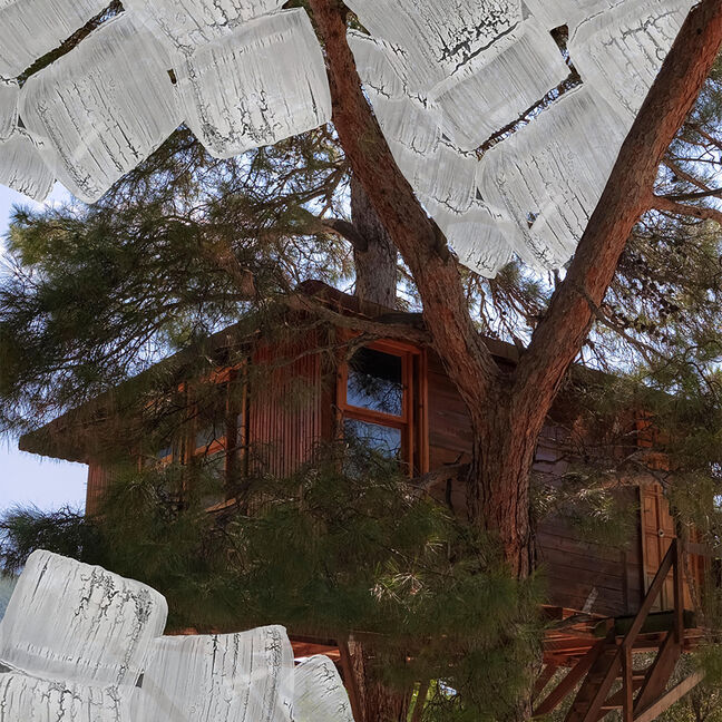 TREE HOUSE CANDLE