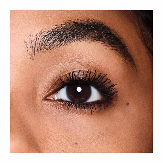 מסקרה SO FIERCE שחורה  מעניקה נפח ואורך לריסים