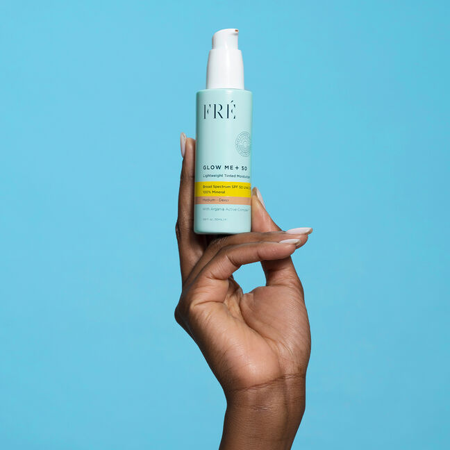 GLOW ME + MEDIUM-DEEP מינרלי בתוספת גוון SPF 50 קרם לחות