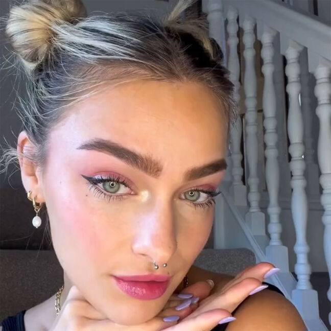 שמן שפתיים ולחיים