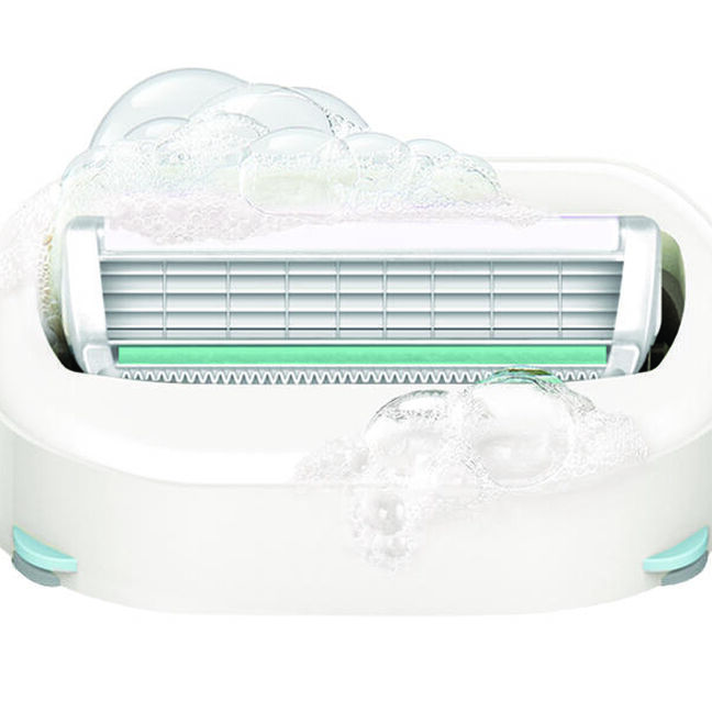 ראשי סכיני גילוח SENSITIVE CARE לאישה עטופים בסבון ומועשרים באלוורה