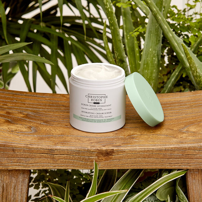 פילינג קרמי מעניק לחות