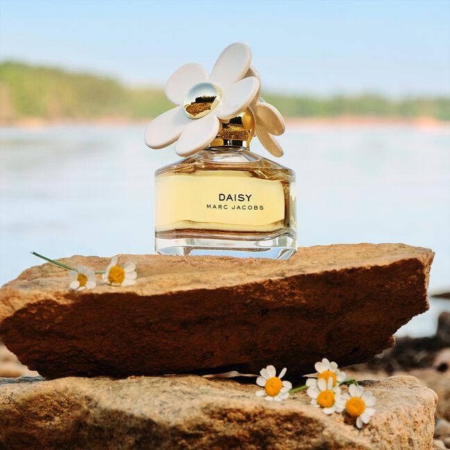 בושם לאישה DAISY א.ד.ט